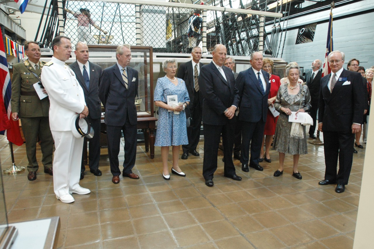 050919-N-23838-184: Washington Navy Yard, Washington, D.C. (September 19, 2005). His Majesty King Harald V of Norway poses at the Constitution Fighting Top, Navy Museum, with staff, guests, and reenactors. To the far left is Chief of Naval Operat...