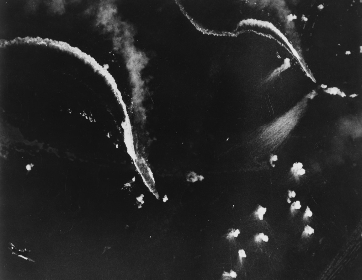 Photo #: 80-G-281767 Battle off Cape Engano, 25 October 1944