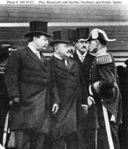 NH 95351: President Roosevelt with Secretary of the Navy Newberry and Rear Admiral Sperry at end of world cruise.