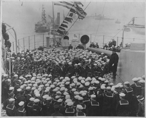 NH 1836: President Theodore Roosevelt addresses Sailors at the end of the fleet's voyage.