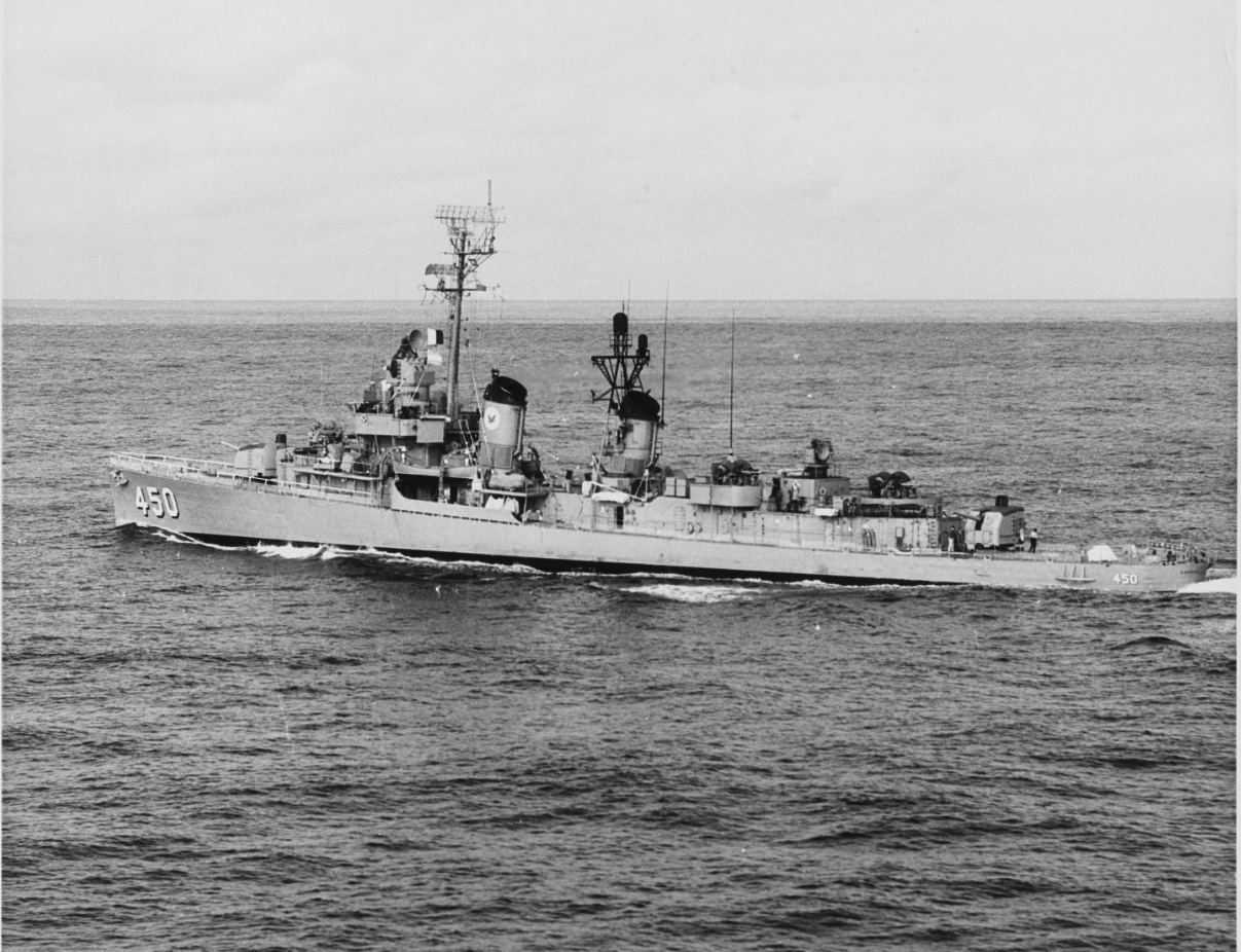 USS O'Bannon (DDE-450) underway