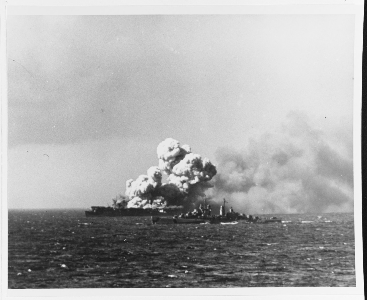 Photo #: 80-G-287974  Battle of Leyte Gulf, October 1944