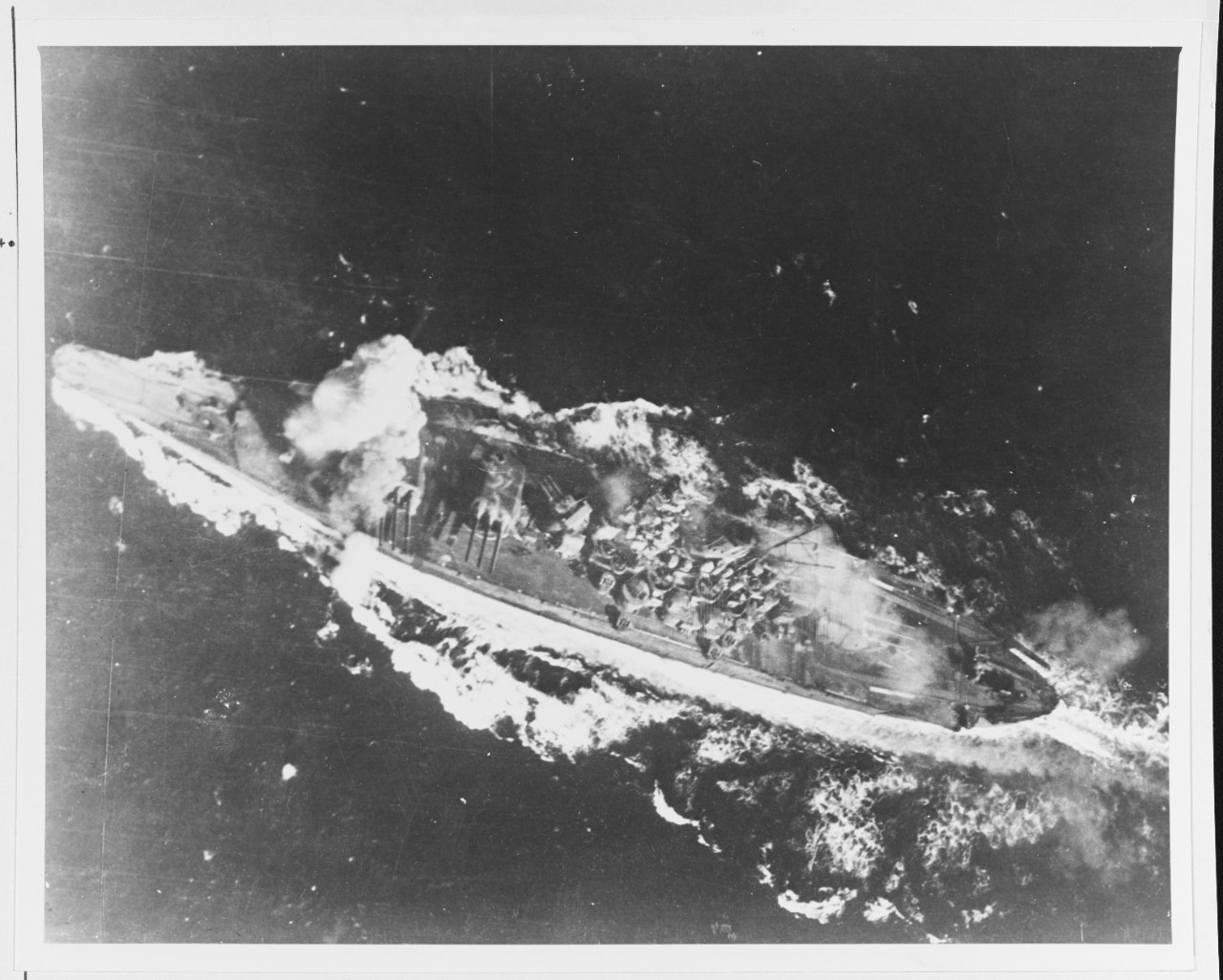 Photo #: 80-G-325952  Battle of the Sibuyan Sea, 24 October 1944