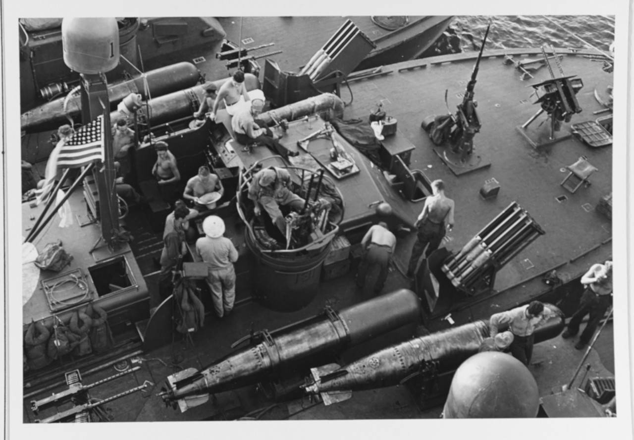 Photo #: 80-G-345819  Battle of Leyte Gulf