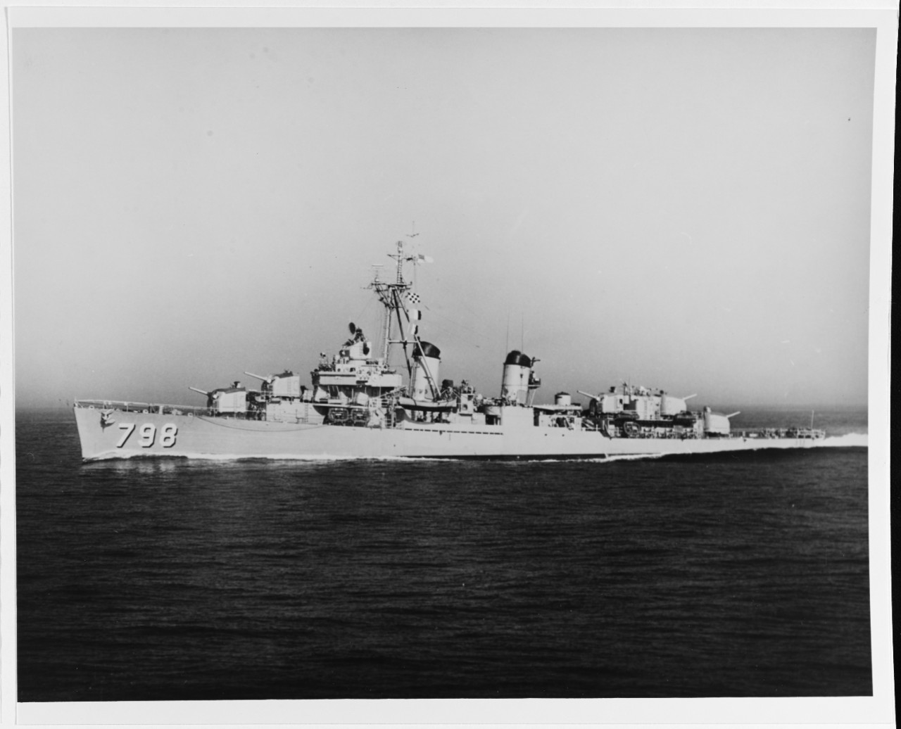 Photo #: 80-G-625694  USS Monssen (DD-798)