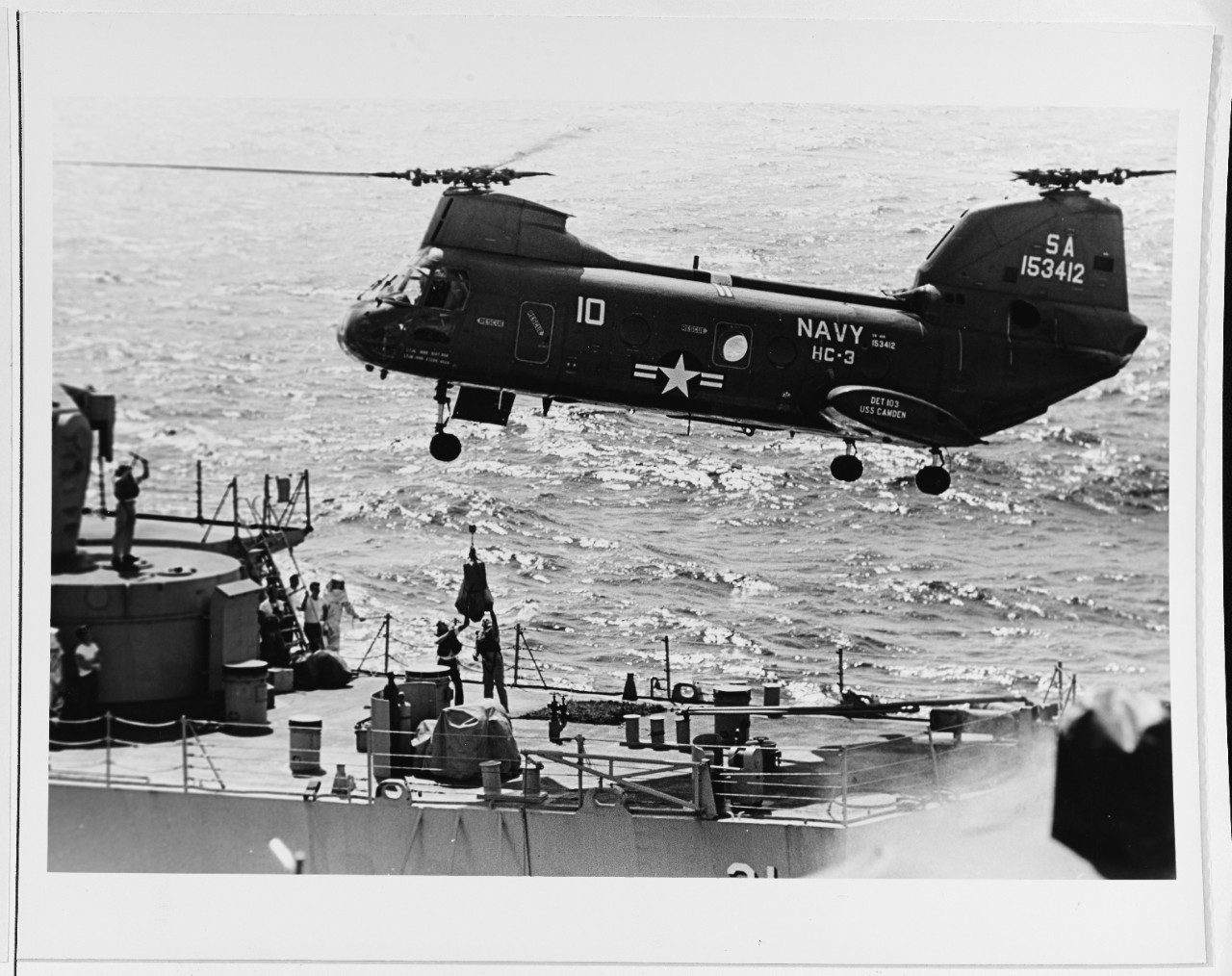 Photo #: USN 1137085  UH-46D &quot;Sea Knight&quot; helicopter
