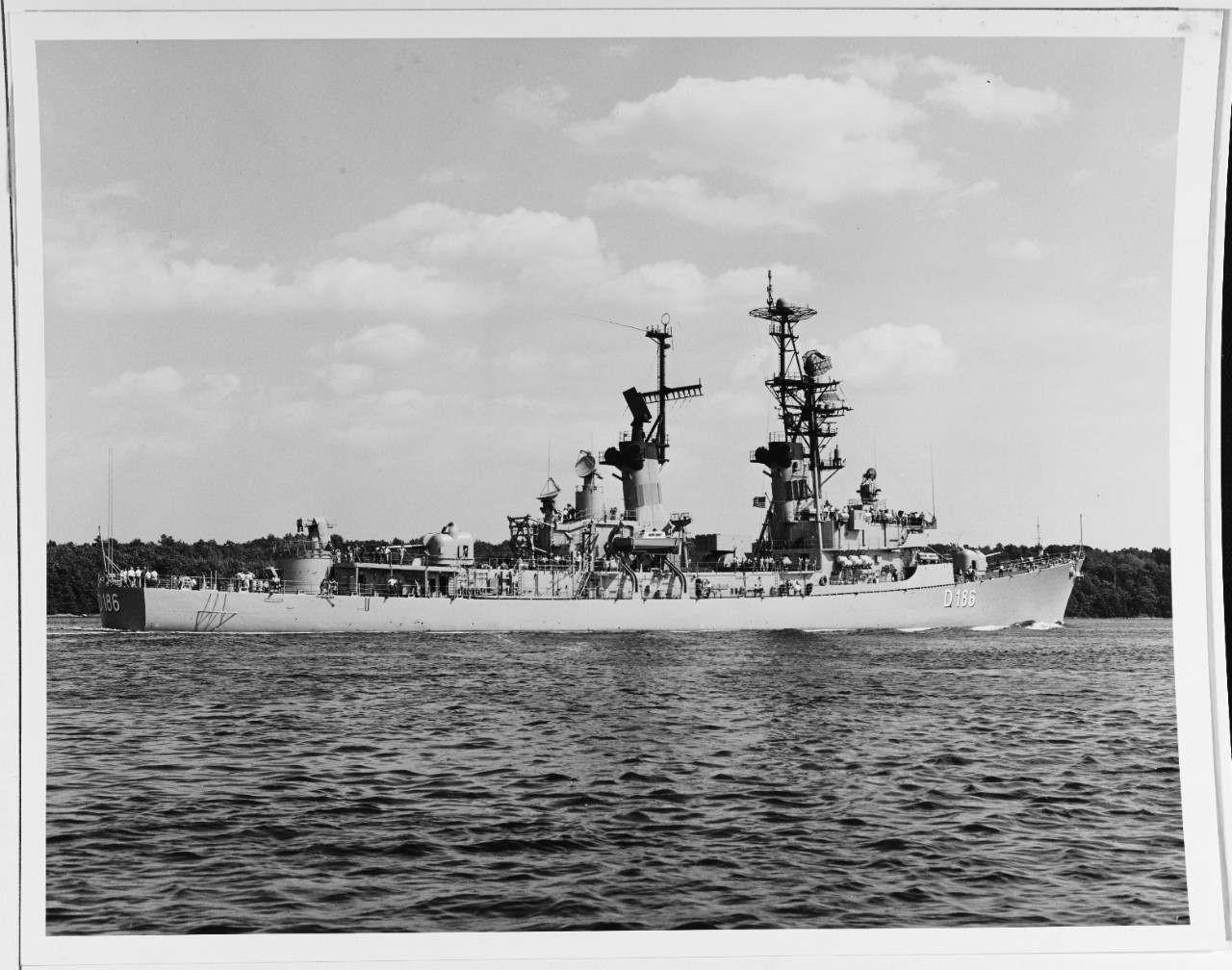 Photo #: USN 1140526  USS M&ouml;lders