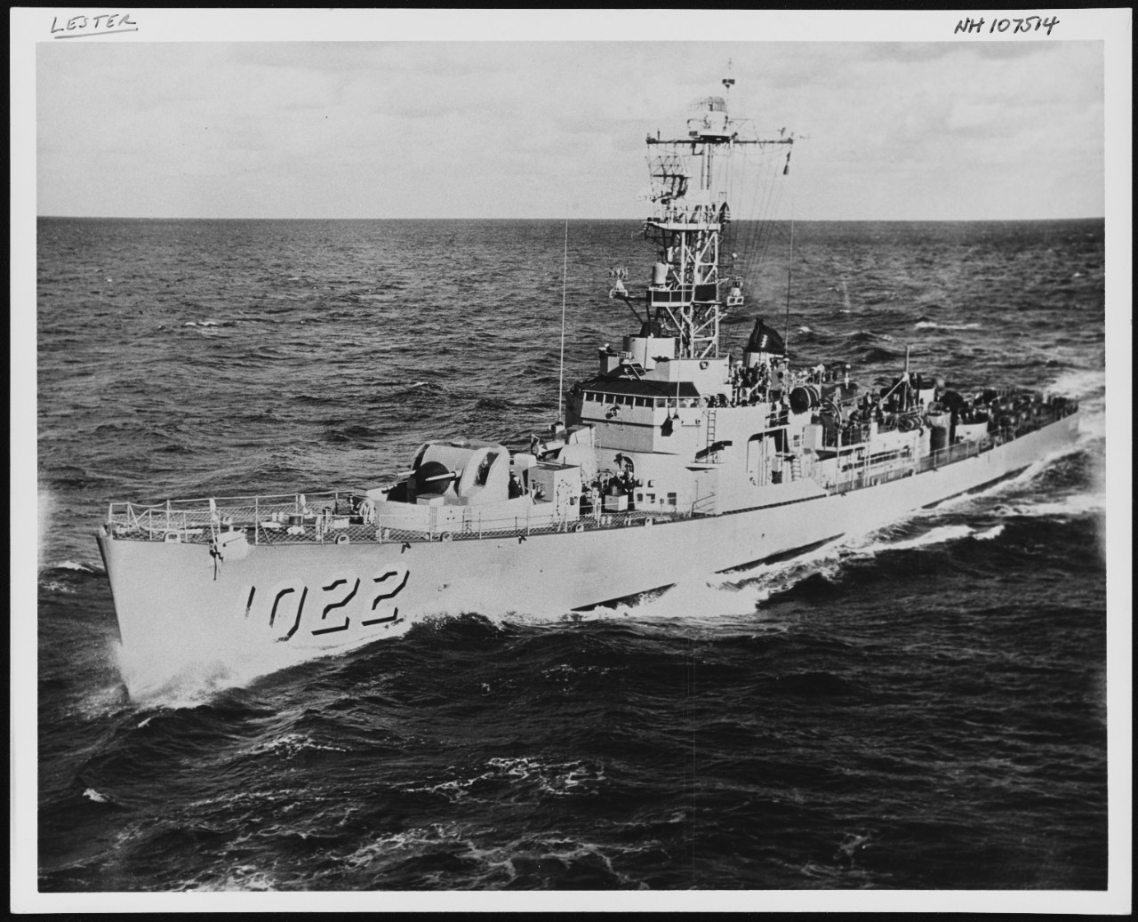 Photo #: NH 107514  USS Lester