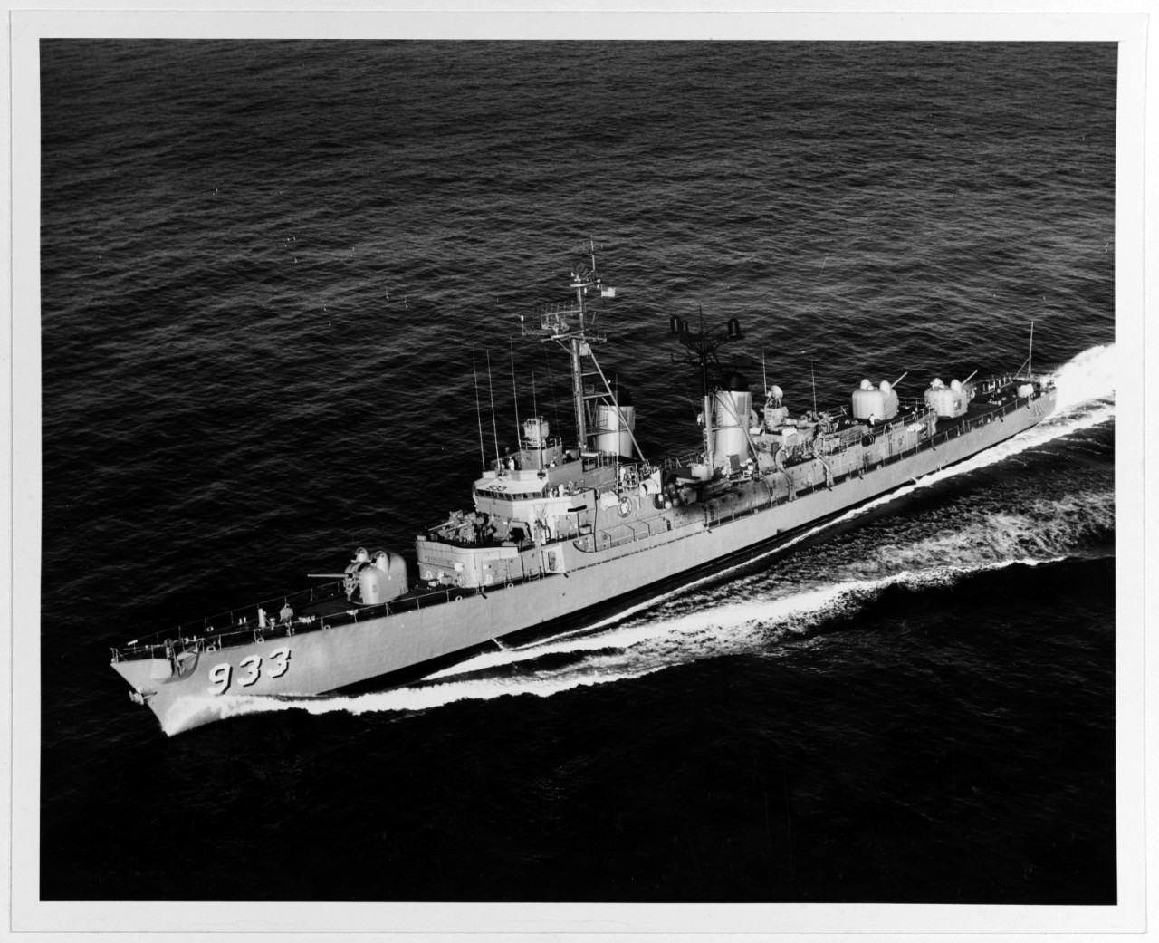 Photo #: NH 85793  USS Barry (DD-933)