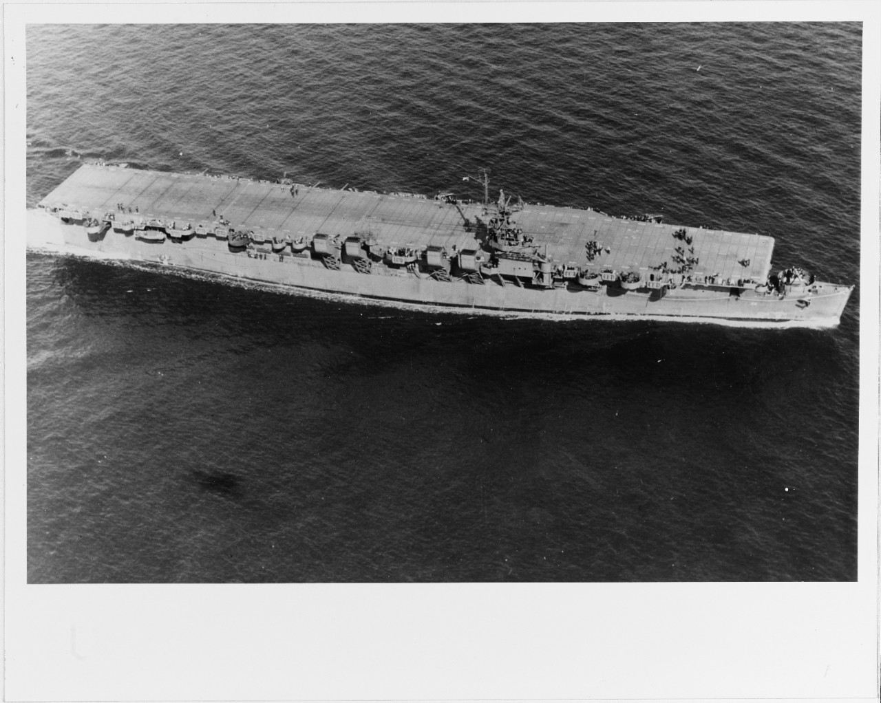 Photo #: NH 88416  USS Independence (CV-22)