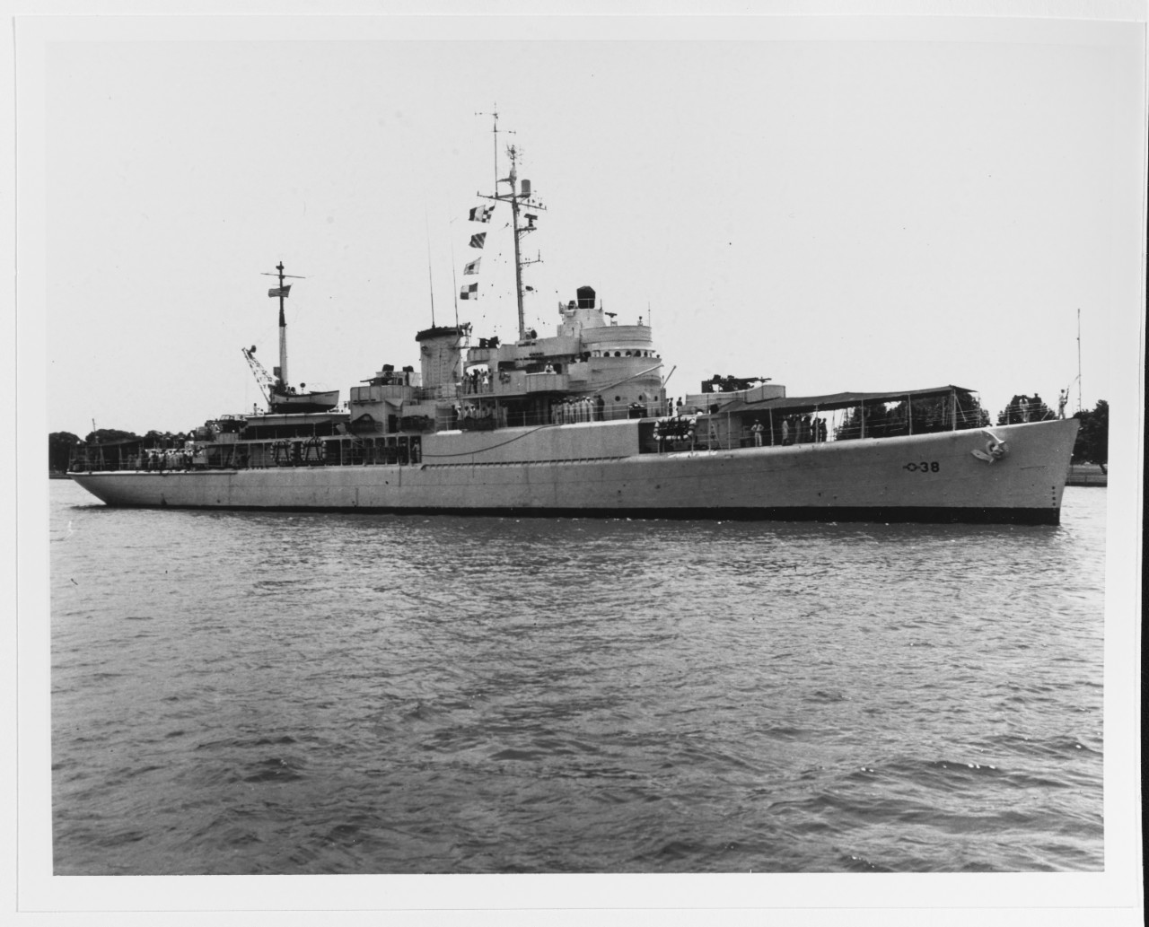 Photo #: NH 95370  USS Duxbury Bay (AVP-38)