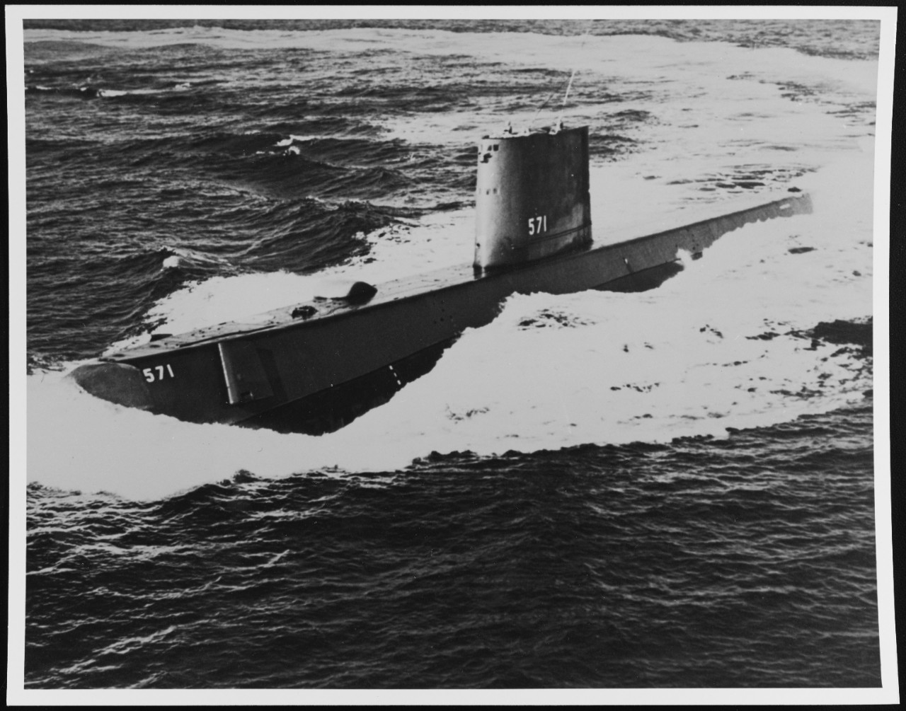 USS NAUTILUS (SSN-571)