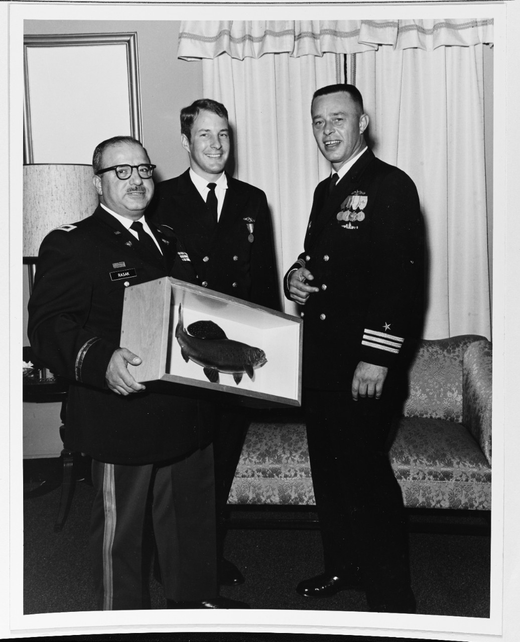 Gift presentation during commissioning reception of USS GRAYLING (SSN-646)
