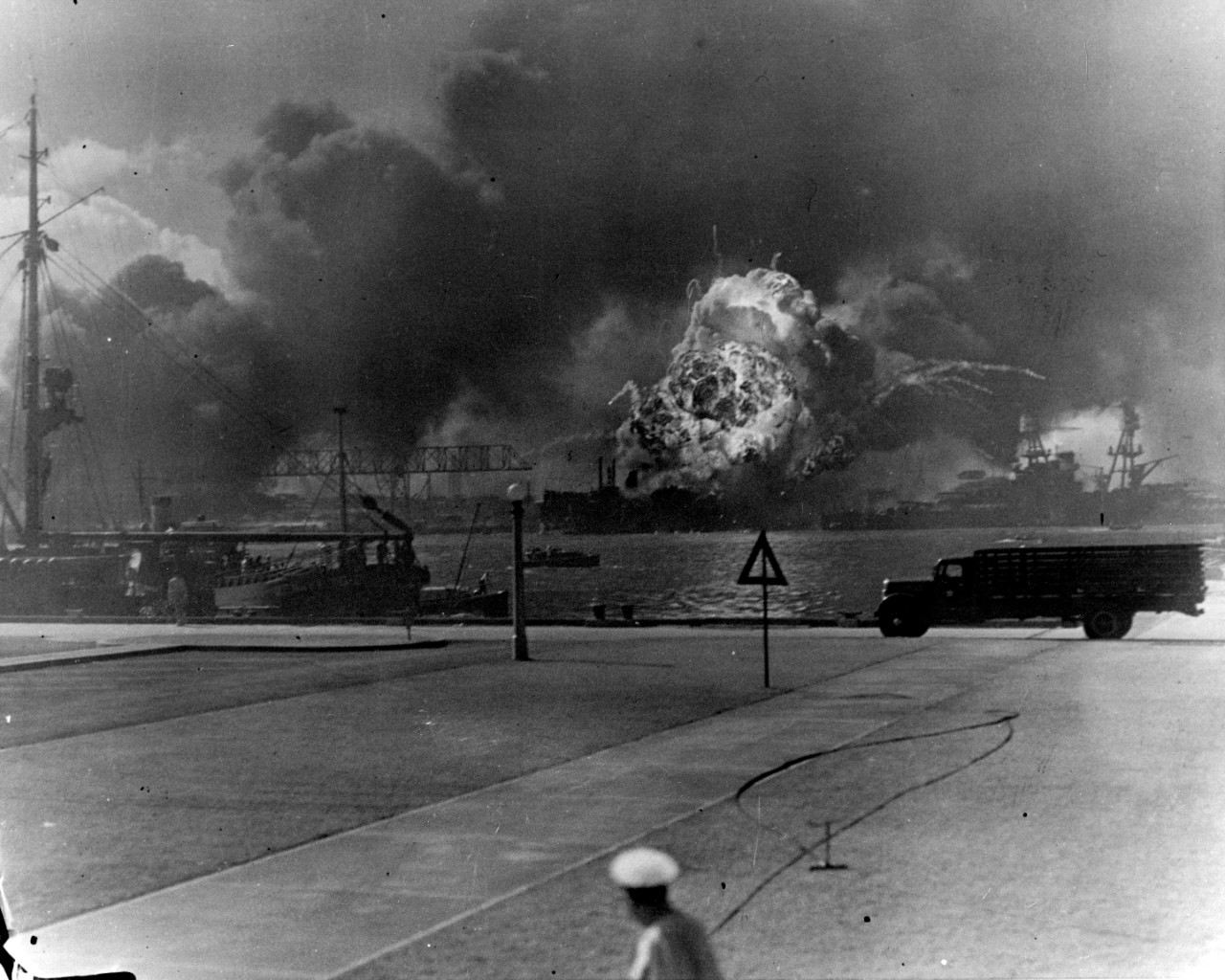 Photo #: NH 97417  Pearl Harbor Attack, 7 December 1941