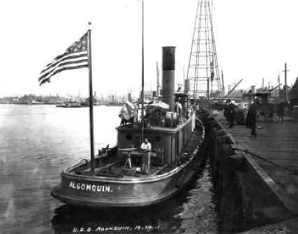 Algonquin (center) and Winooski (left) at the start of the race