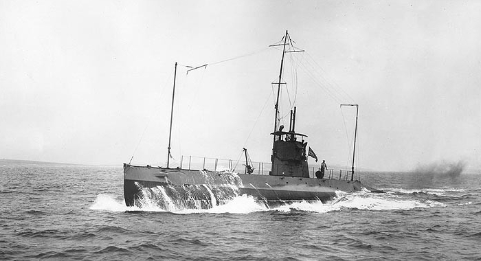 K-1 underway, circa 1916. Photographed by O.W. Waterman, Hampton, Va. (Collection of Cmdr. Haines H. Lippincott. Donated by Rhoda A. Lippincott, 1973, Naval History and Heritage Command NH 99399)