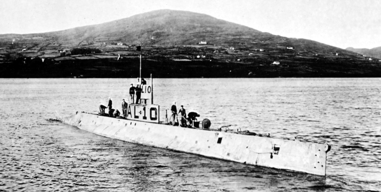 AL-10 in Bantry Bay, Ireland, April 1918. (Naval History and Heritage Command Photograph NH 51145)
