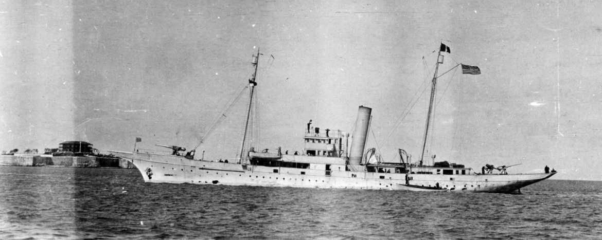 May, photographed from Margaret (S. P. 527), at Bermuda in November 1917, during their deployment to the war zone. Courtesy of Raymond D. Borden. (Naval History and Heritage Command Photograph NH 46437)