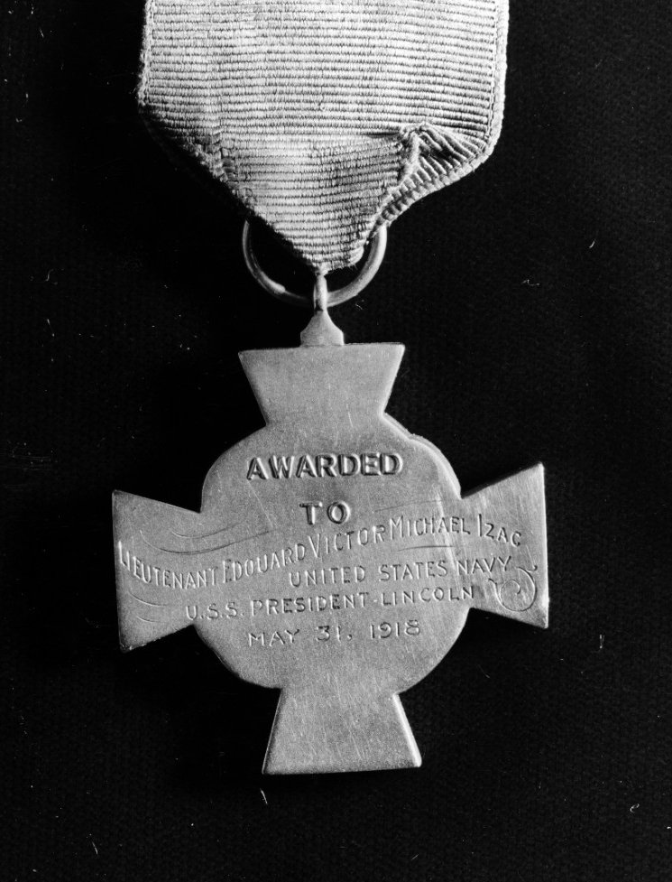 Reverse of the Tiffany Cross pattern Medal of Honor awarded to Lt. Isaacs for heroism following the sinking of President Lincoln on 31 May 1918, his capture, and subsequent escape from a German prisoner of war camp. (Naval History and Heritage Co...