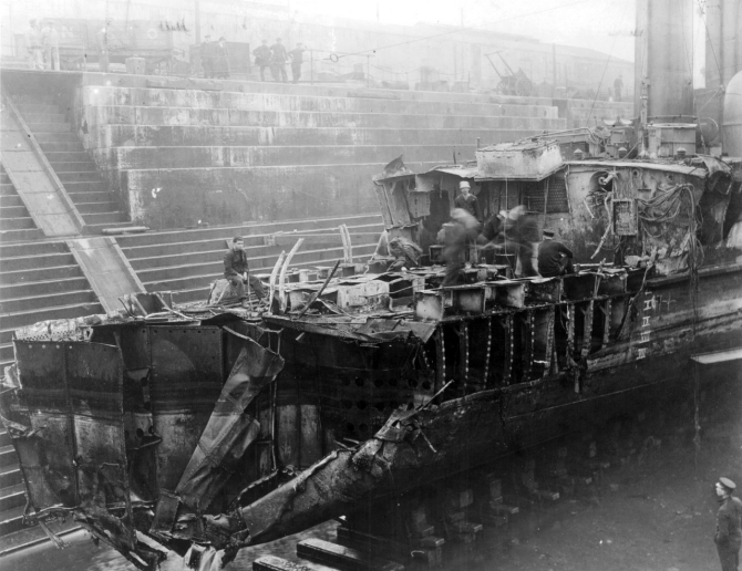 Shaw in dry dock at Portsmouth, England, after collision with Aquitania. (Official U.S. Navy Photograph, U.S. Naval History and Heritage Command, Shaw (Destroyer No. 68) file).