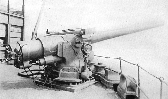 Halftone reproduction of a photograph of one of Von Steuben’s after 5-inch/51 guns, taken circa 1918. (Naval History and Heritage Command Photograph NH 103967)