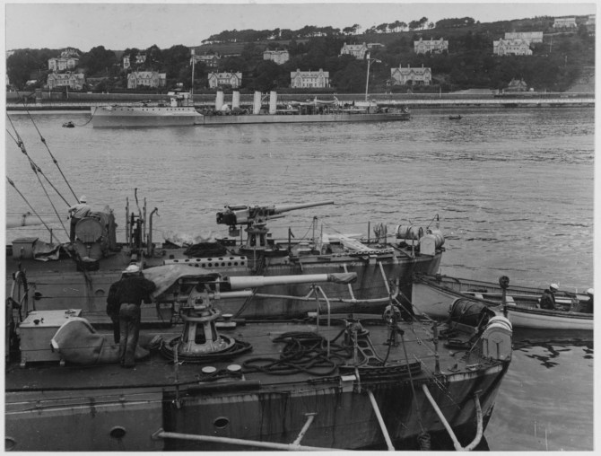 Warrington, Walke (Destroyer No. 34), and Porter (Destroyer No. 34) in British waters. Warrington is in foreground, Walke is next, and Porter (full length) is in the background. (Naval History and Heritage Command Photograph NH 109545)