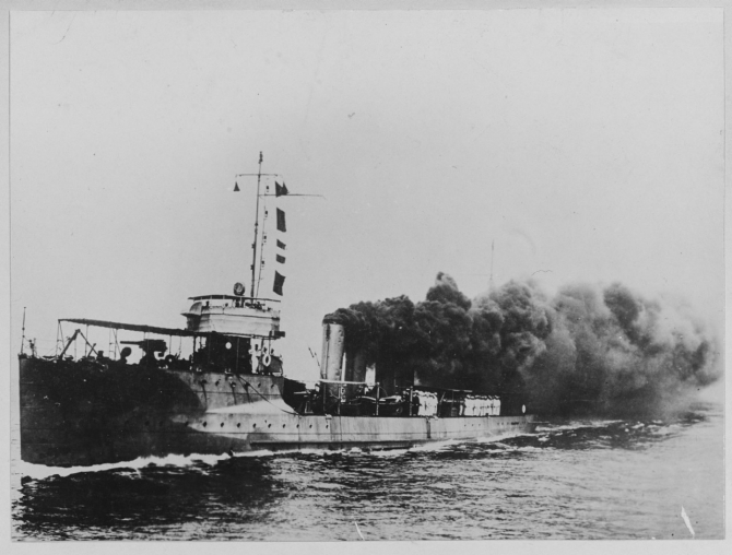 Warrington underway, no date (Naval History and Heritage Command Photograph NH 61894)