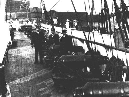 PORT BATTERY of carronades on the main deck of the reconstructed brig Niagara (July 1913).