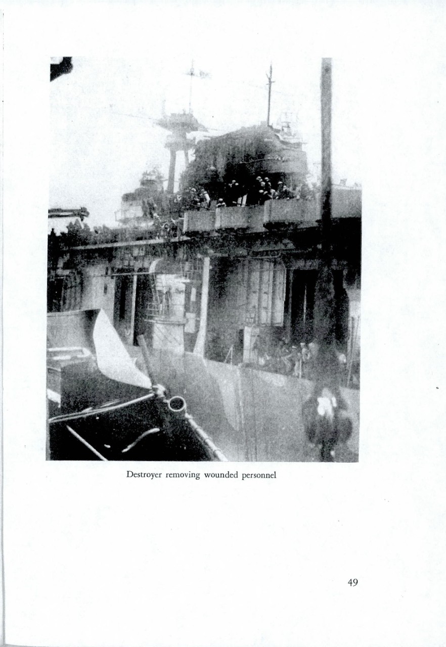 Destroyer removing wounded personnel