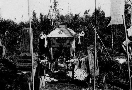 Death - New grave with temporary tamaya or soul house.