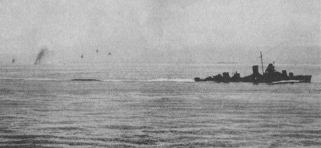 Image of 'Destroyer maneuvering during Japanese air attack.'