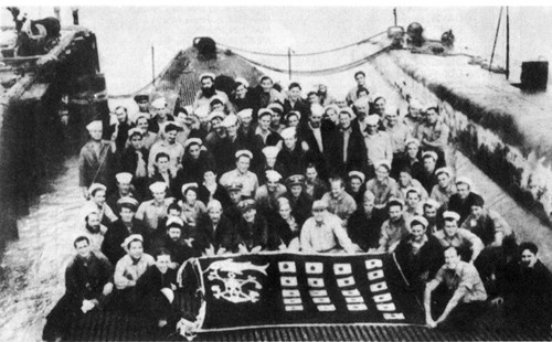 Ship's Co. USS Swordfish at the End of their Tenth War Patrol