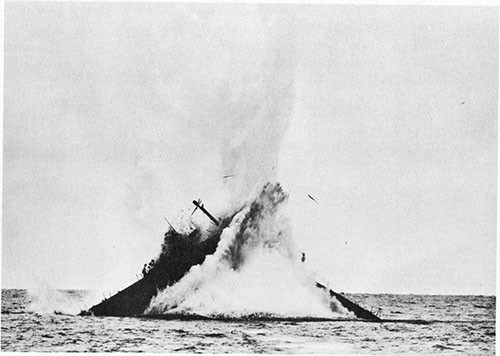 Photo 10-1: TANG (SS306). View showing torpedoing of U-977 by ATULE (SS403) on 13 November 1946.