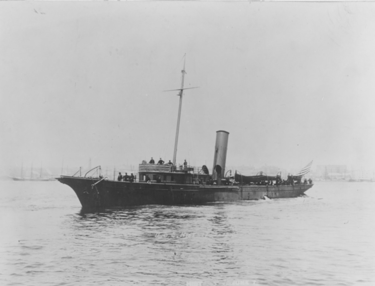 A picture of the USS Hist which saw action on the southern Cuban blockade.