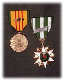 Vietnam Service Ribbon Battlefield Cross pin