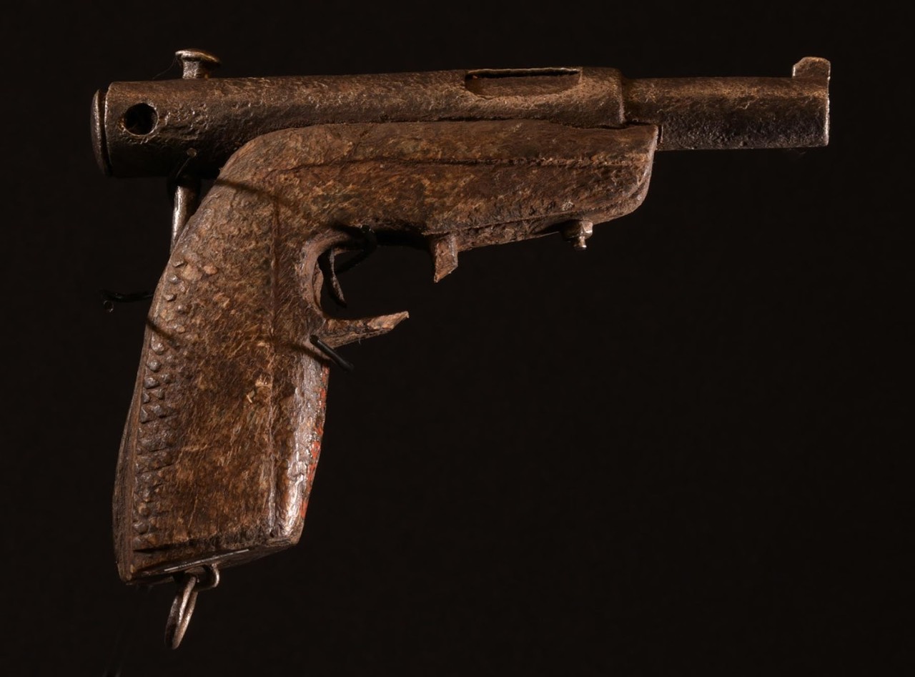 <p>VC handmade pistol</p>