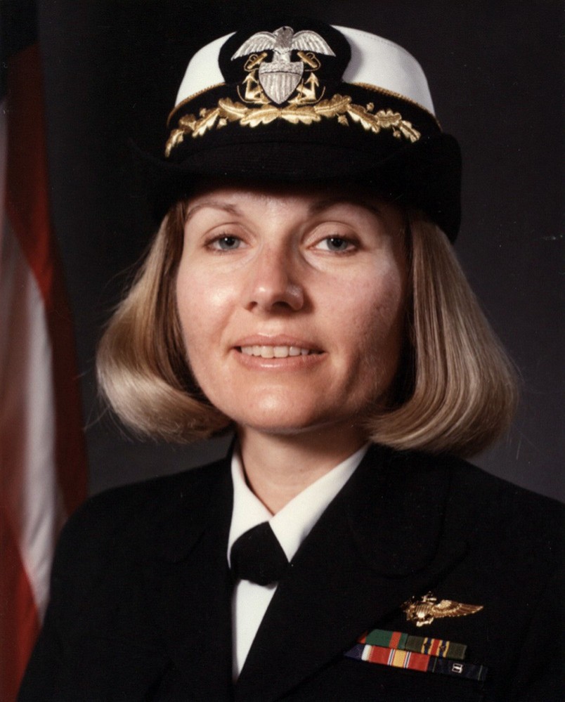 Captain Rosemary Mariner broke down barriers for women in aviation.