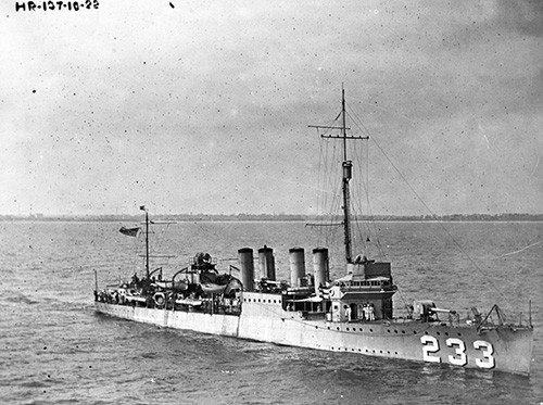 NH 53732:  USS Gilmer (DD-223) in Hampton Roads, Virginia, 1922.   NHHC Photograph Collection.   