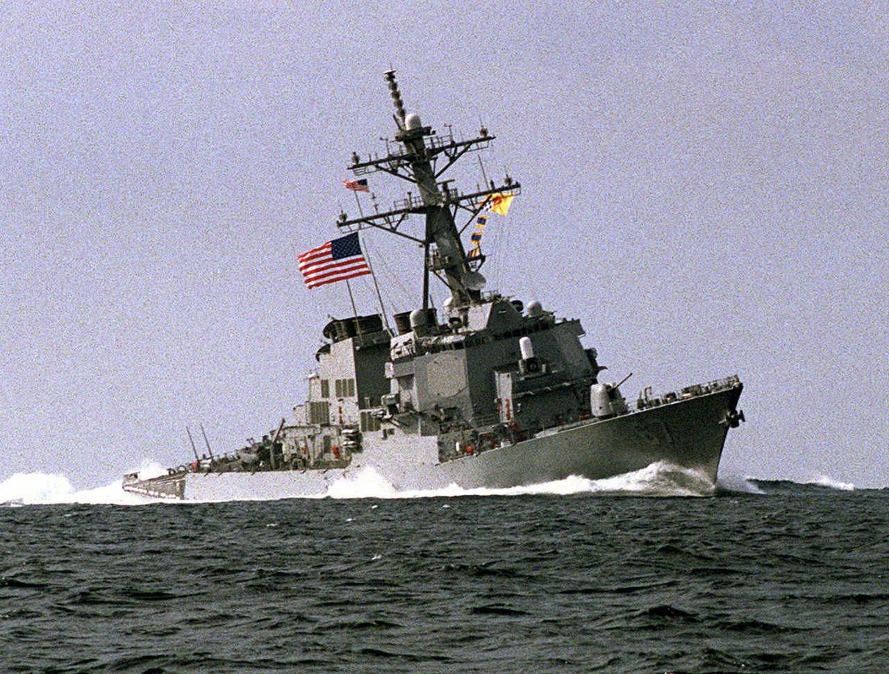 330-CFD-DN-SD-03-1115:  USS Cole (DDG-67), 1998.  A starboard bow view of the Cole underway in the Persian Gulf, in support of the Southwest Asia operations, April 22, 1998.  Official U.S. Navy photograph, now in the collections of the U.S. National Archives.