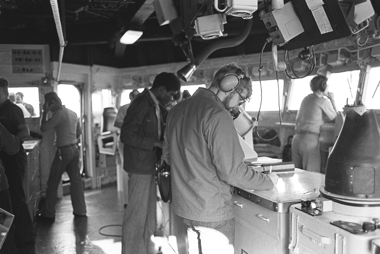 330-CFD-DN-SN-82-09653: USS Dewey (DDG-45), 1979.   Crewmen in the pilot house of the guided missile destroyer perform assigned duties during exercise Unitas XX, June 1, 1979.   Photographed by PH2 K. Brewer off Peru.  Official U.S. Navy photograph, now in the collections of the National Archives.   