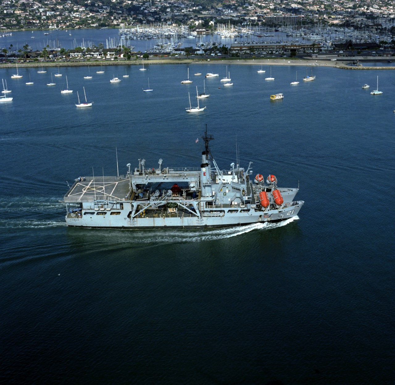 330-CFD-DN-SC-05-06689:   USS Pigeon (ASR-21), 1986.   Aerial starboard view of the US Navy submarine rescue ship, which serves as a surface support ship for deep submergence rescue vehicles (DSRVs) during submarine rescue operations.   Photographed by PH3 Petty, October 17, 1986.  Official U.S. Navy Photograph, now in the collections of the National Archives.    