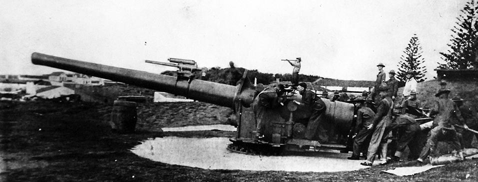 NH 122253 U.S. 7" gun at Ponta Delgada, Azores, Portgual, manned by U.S. Marines