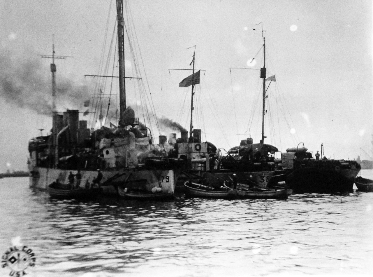 <p>Lot-8309-9: U.S. Destroyers in Brest Harbor waiting for convoy duty, Brest, France, October 22, 1918.&nbsp;</p>
