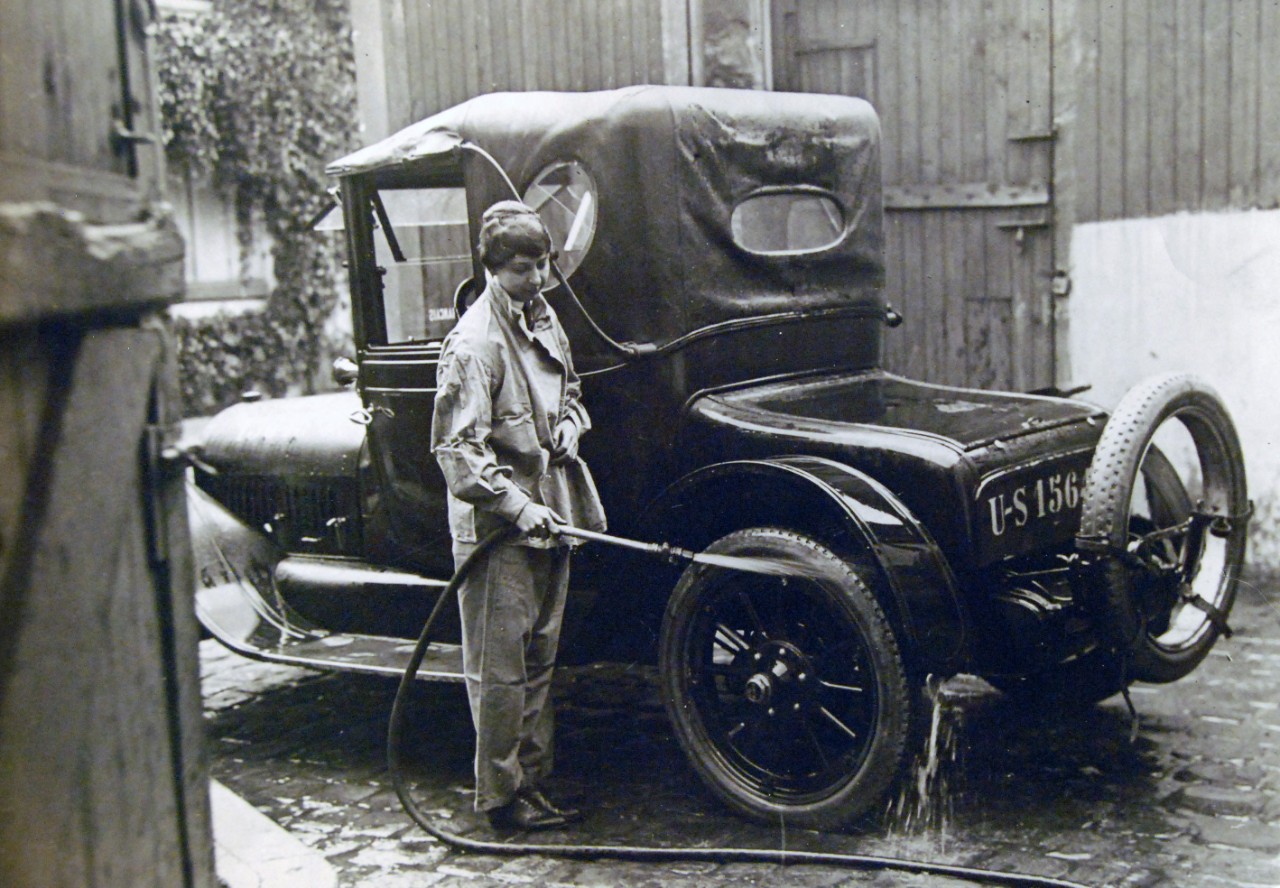 <p>165-WGZ-2L-5: Shown is a distributing car and its driver at the American Fund for French Wounded, Paris Depot, 1918. U.S. War Department photograph, now in the collections of the National Archives. (2014/8/27).</p>
