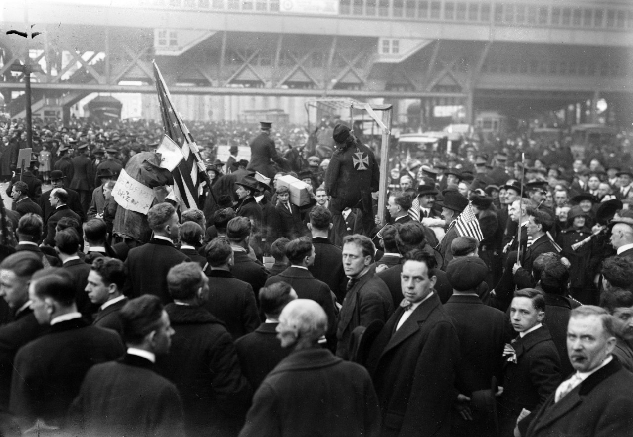 <p>LC-DIG-ggbain-27742: WWI Armistice Parade, New York City, November 1918.&nbsp;</p>