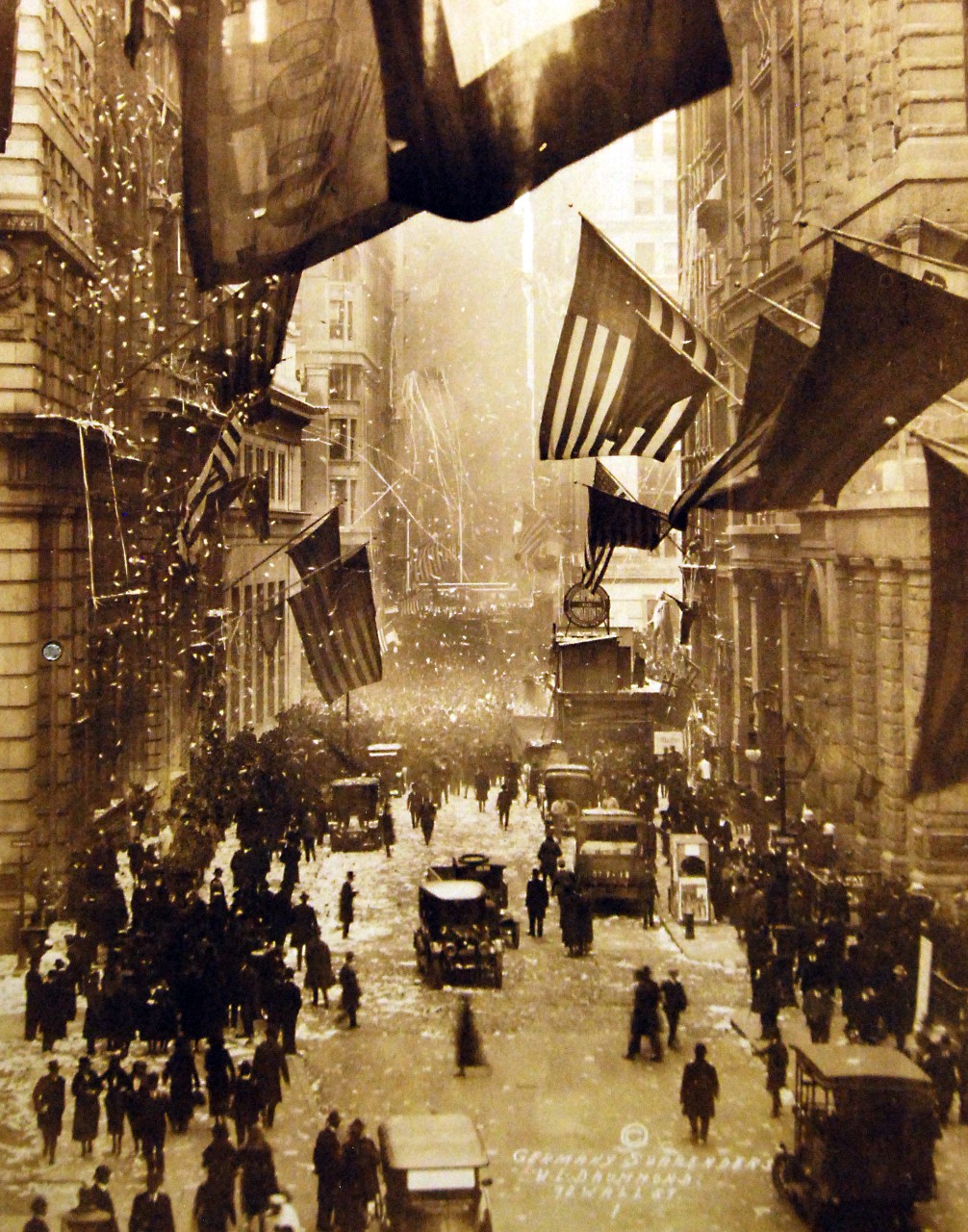 <p class="MsoNormal" style="margin-bottom: .0001pt; line-height: normal;"><span style="font-family: &quot;Courier New&quot;;">Lot-8882-17: Armistice WWI.&nbsp; Germany Surrenders.&nbsp; Scene on Wall Street at the U.S. Treasury, New York City, New York, December 5, 1918.&nbsp; Harris &amp; Ewing Collection.&nbsp; Courtesy of the Library of Congress.&nbsp; (2016/11/18).</span></p>
