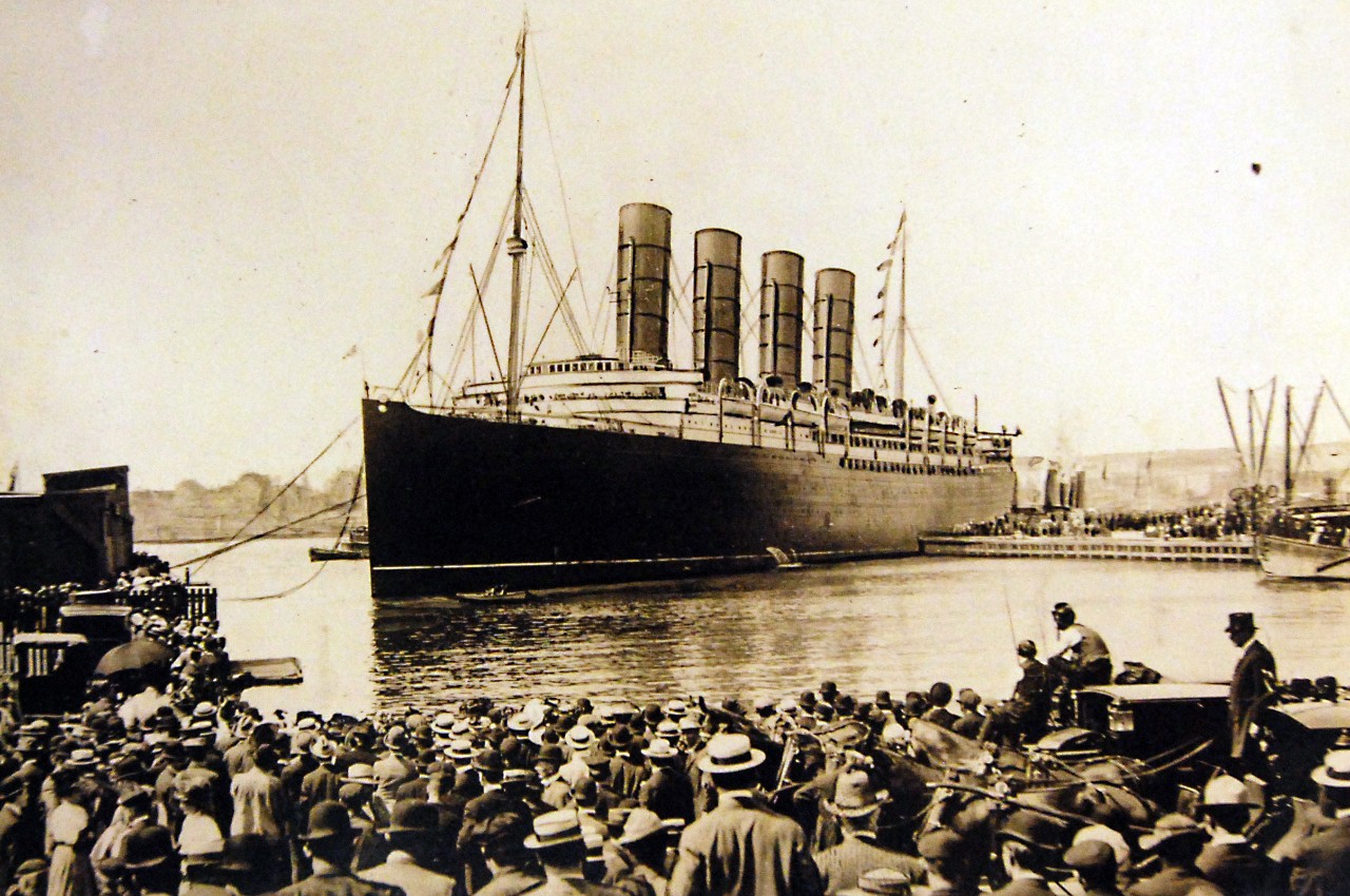 <p>LC-USZ62-55380: RMS Lusitania warping into doc after record breaking run from Queenstown, Ireland, to New York City, New York, September 13, 1907.&nbsp;</p>
