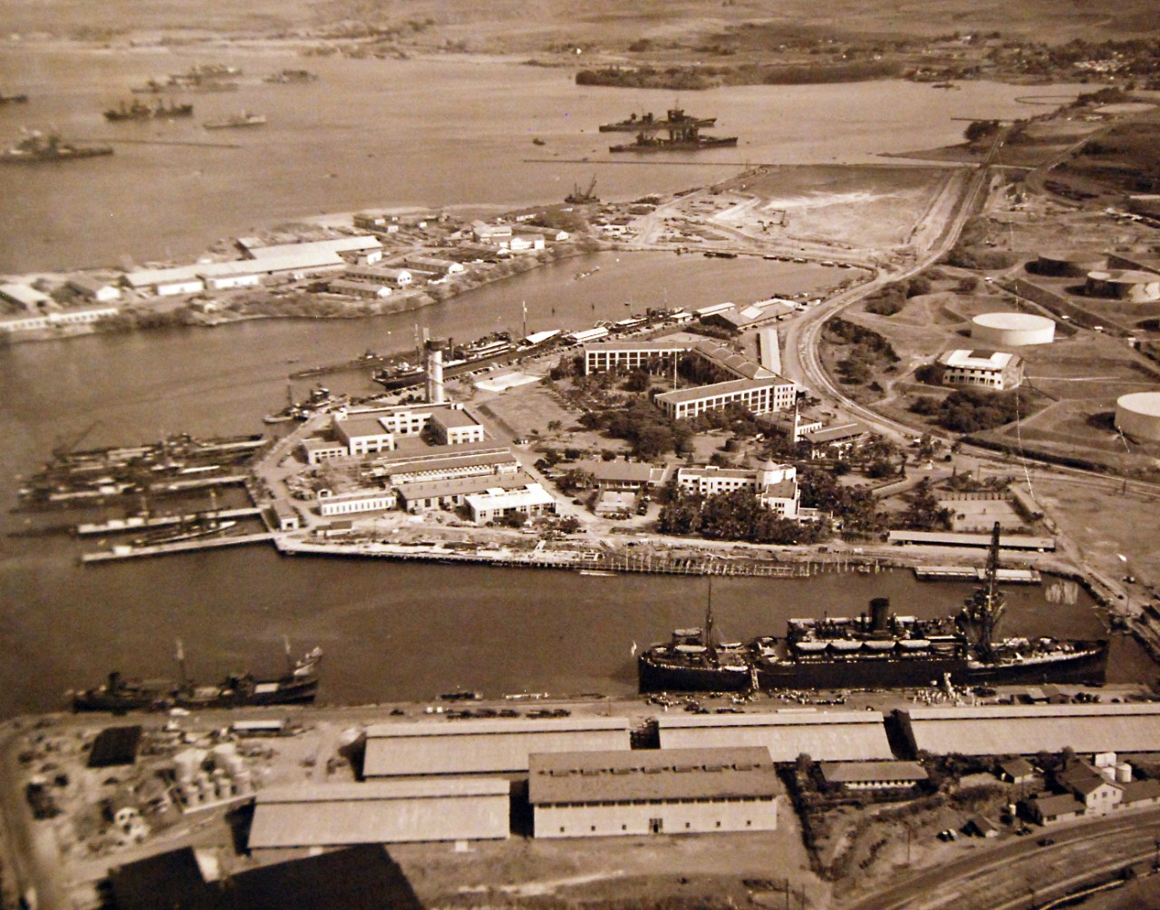 80-G-451125:   Pearl Harbor Navy Yard, Oahu, Territory of Hawaii, submarine base, looking north, October 13, 1941.   Official U.S. Navy photograph, now in the collections of the National Archives.  (2016/09/20).