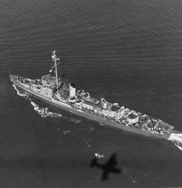 USS Robert E. Peary (DE-132)off New York City, 25 March 1944.