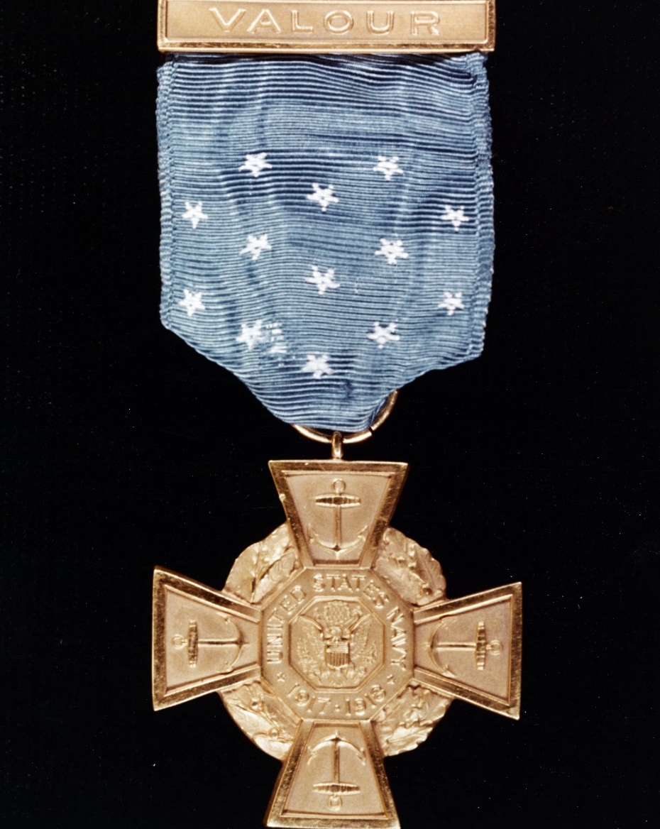 Photo #: NH 78213-KN World War I U.S. Navy Medal of Honor (&quot;Tiffany Cross&quot; pattern)